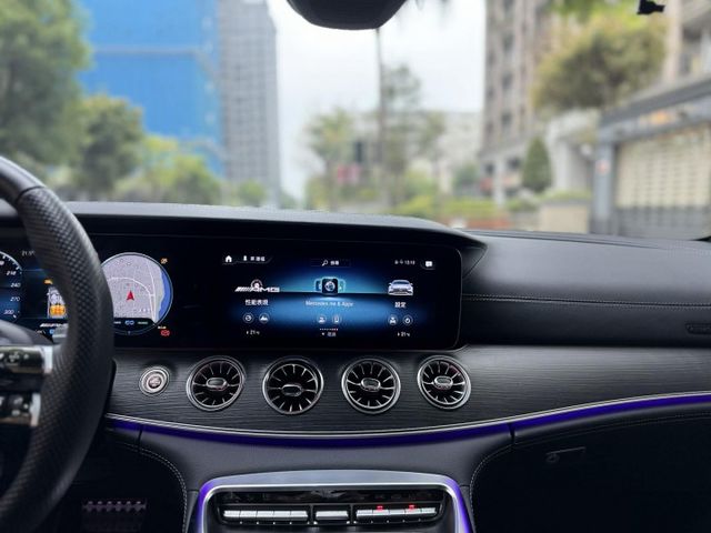 2023年M.BENZ AMG GT43 4MATIC 僅跑2.3萬公里 / 原版件 / 全原廠保養 / 跑排  第10張相片