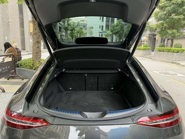 2023年M.BENZ AMG GT43 4MATIC 僅跑2.3萬公里 / 原版件 / 全原廠保養 / 跑排  第12張相片