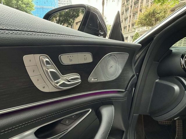 2023年M.BENZ AMG GT43 4MATIC 僅跑2.3萬公里 / 原版件 / 全原廠保養 / 跑排  第13張相片