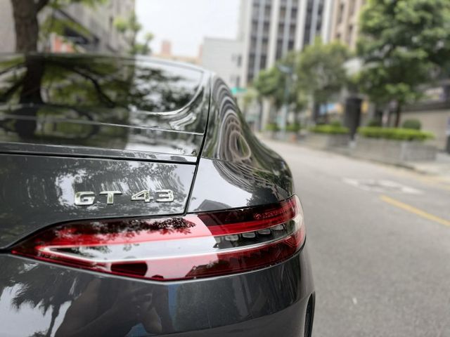 2023年M.BENZ AMG GT43 4MATIC 僅跑2.3萬公里 / 原版件 / 全原廠保養 / 跑排  第17張相片