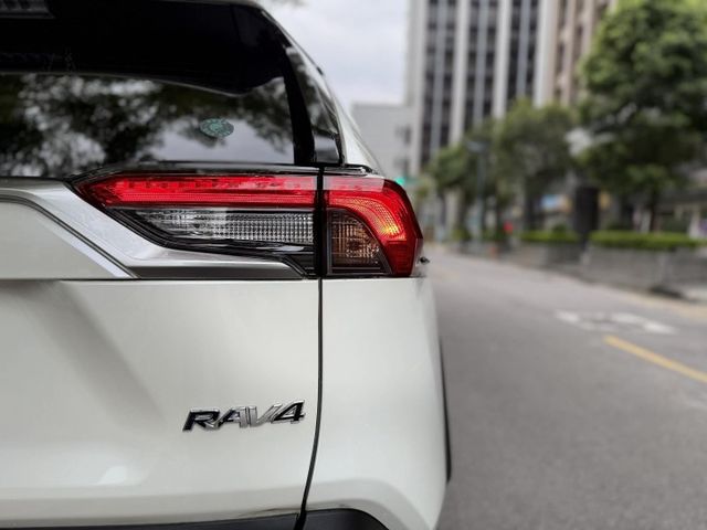 2020年TOYOTA 2.0 RAV4 旗艦版 僅跑2萬公里 / 原版件 / 跟車 / 盲點 / 電動尾門  第18張相片