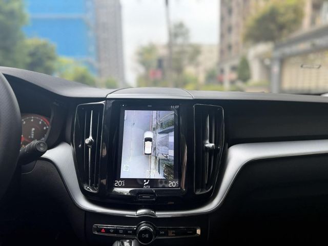 2018年VOLVO 2.0 XC60 T5 AWD 僅跑14萬公里 / 全原廠保養 / 跟車  第10張相片
