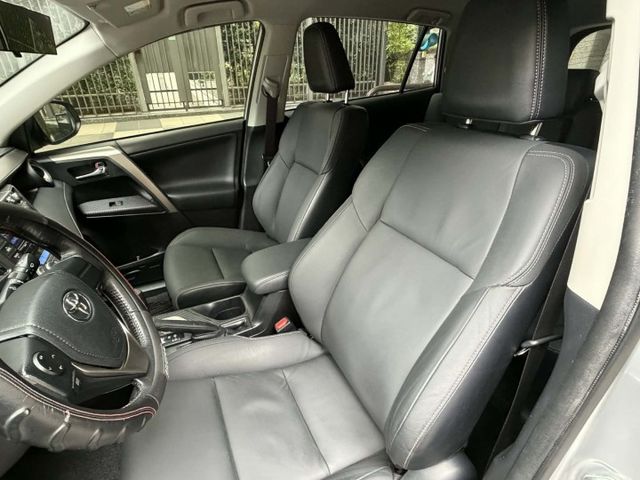 2015年TOYOTA 2.5 RAV4 僅跑11萬9/ 全原廠保養 / I-KEY / 電動椅  第6張相片
