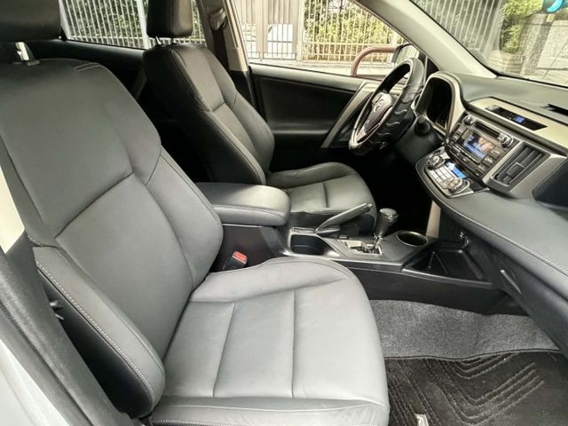 2015年TOYOTA 2.5 RAV4 僅跑11萬9/ 全原廠保養 / I-KEY / 電動椅  第7張相片