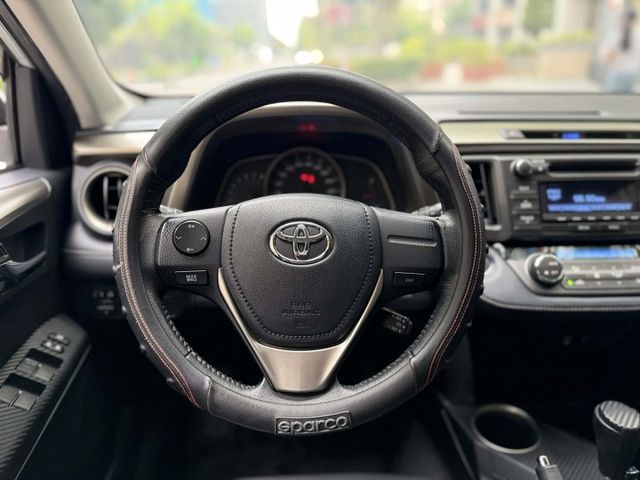 2015年TOYOTA 2.5 RAV4 僅跑11萬9/ 全原廠保養 / I-KEY / 電動椅  第9張相片