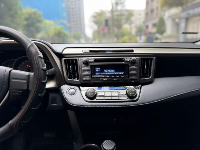 2015年TOYOTA 2.5 RAV4 僅跑11萬9/ 全原廠保養 / I-KEY / 電動椅  第10張相片
