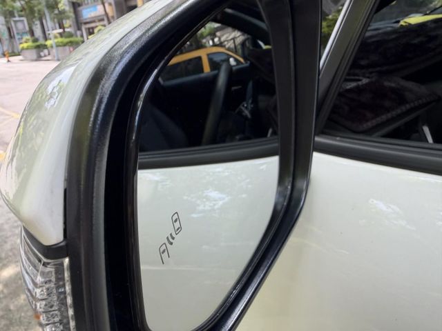 2021年TOYOTA 1.8 COROLLA CROSS 尊爵版 僅跑3萬公里 / 原版件 / 全原廠保養  第12張相片