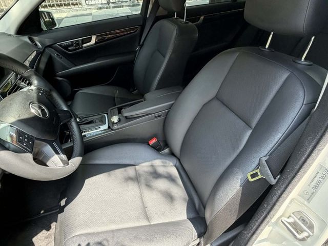 2011年M.BENZ W204 C200 總代理 僅跑6.5萬公里 / 原版件 /  一手車  第6張相片