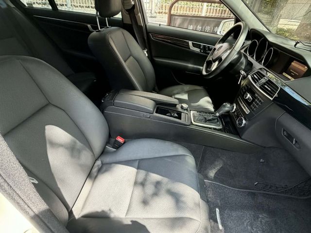 2011年M.BENZ W204 C200 總代理 僅跑6.5萬公里 / 原版件 /  一手車  第7張相片