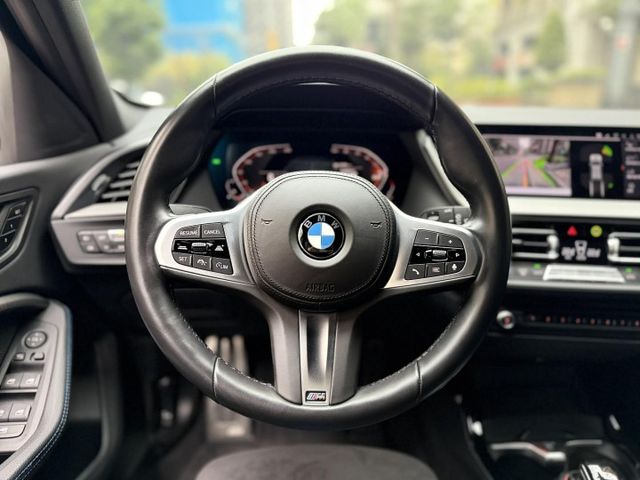 2021年BMW 1.5 118I M-SPORT 僅跑8800公里 / 原版件 / 一手車 / 跟車  第9張相片