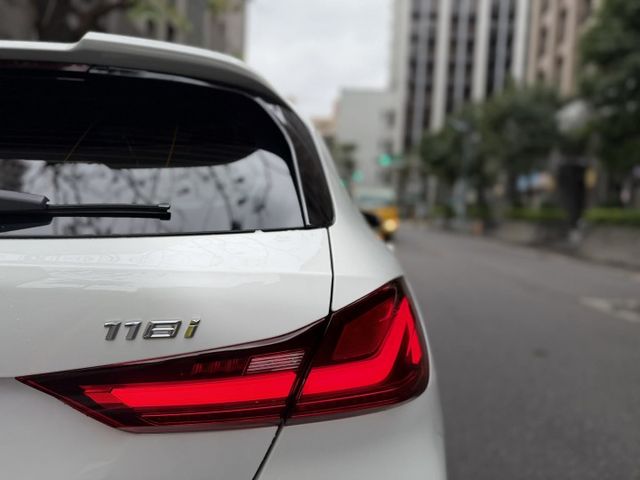 2021年BMW 1.5 118I M-SPORT 僅跑8800公里 / 原版件 / 一手車 / 跟車  第17張相片