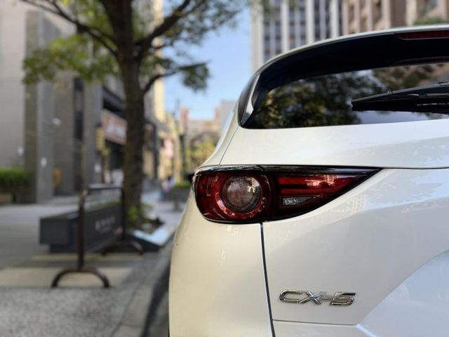 2017年MAZDA 2.0 CX-5 原版件 / 全原廠保養 / 車道偏移 / 抬頭顯示 / 盲點  第17張相片