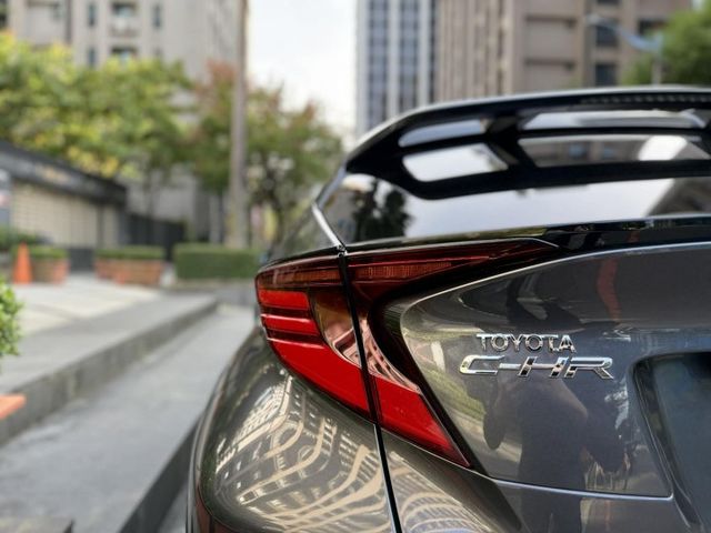 2021年TOYOTA 1.2 CHR 僅跑3萬公里 / 原版件 / LED頭燈 / 環景  / 跟車 / 盲點  第16張相片