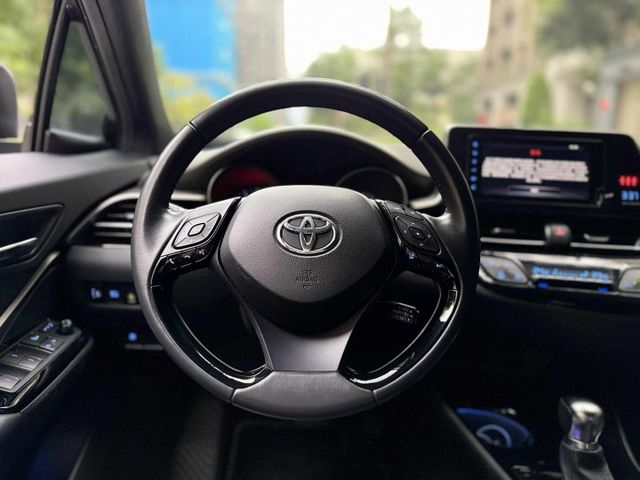 2020年TOYOTA 1.2 CHR 豪華版 / 僅跑4.5萬公里 / 原版件 / 跟車 / 環景影像 / 盲點  第9張相片
