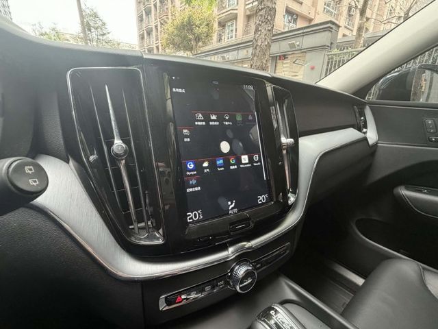 2018年VOLVO 2.0 XC60 T5 AWD 僅跑14萬公里 / 全原廠保養 / 跟車  第12張相片