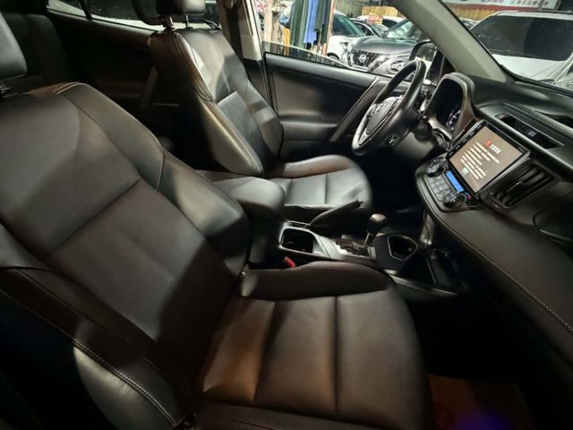 2015年TOYOTA 2.0 RAV4 4.5代 僅跑7.8萬公里 / 定速 / 電動椅 / LED頭燈  第3張相片