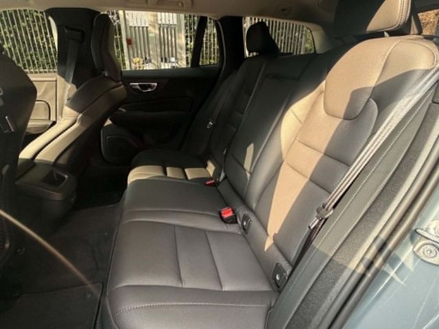2023年VOLVO 2.0 V60 B3 PLUS 僅跑4.6萬公里 / 全原廠保養 / 原版件 / 跟車 /  第9張相片