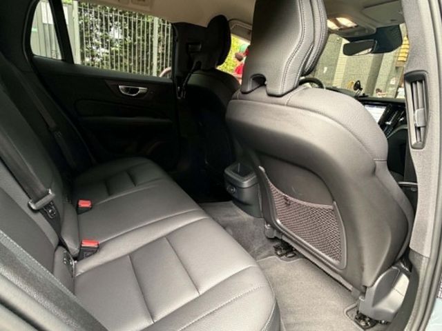 2023年VOLVO 2.0 V60 B3 PLUS 僅跑4.6萬公里 / 全原廠保養 / 原版件 / 跟車 /  第10張相片