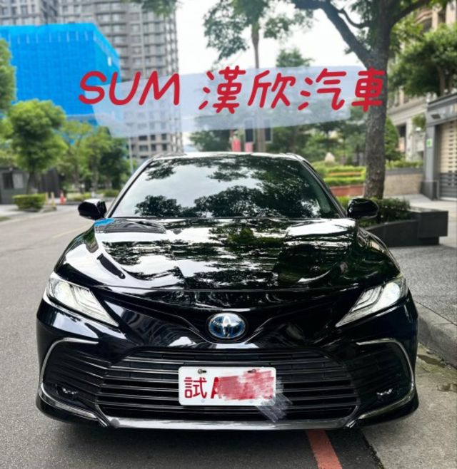 2021年TOYOTA 2.5 CAMRY HV 僅跑4.6萬公里 / 原版件 / 跟車 / 盲點 / 抬顯  第2張相片