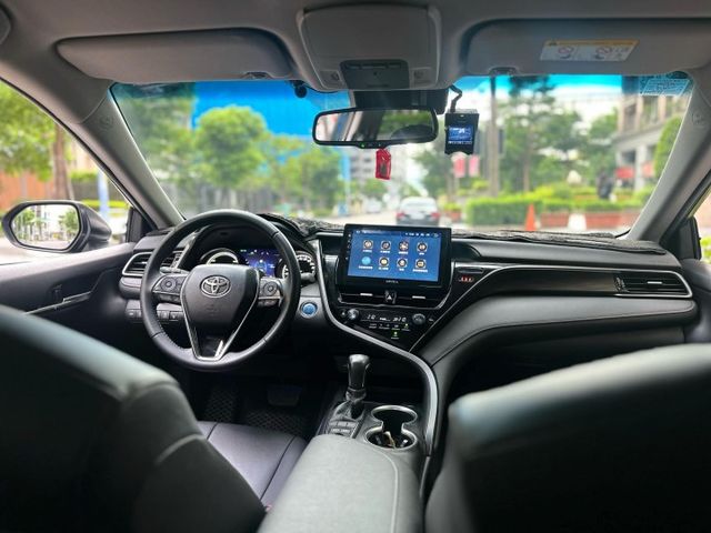2021年TOYOTA 2.5 CAMRY HV 僅跑4.6萬公里 / 原版件 / 跟車 / 盲點 / 抬顯  第10張相片