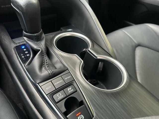 2021年TOYOTA 2.5 CAMRY HV 僅跑4.6萬公里 / 原版件 / 跟車 / 盲點 / 抬顯  第12張相片