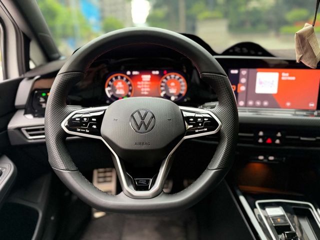 2023年福斯 1.5 GOLF 280eTSI R-LINE 僅跑2萬公里 / 原版件 / 原廠保固中  第9張相片