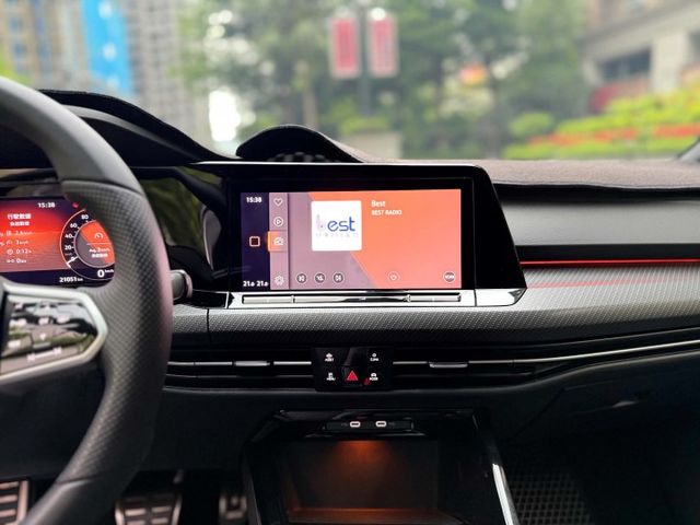 2023年福斯 1.5 GOLF 280eTSI R-LINE 僅跑2萬公里 / 原版件 / 原廠保固中  第10張相片
