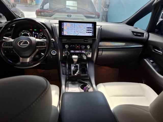 LEXUS凌志 LM300H  第9張相片