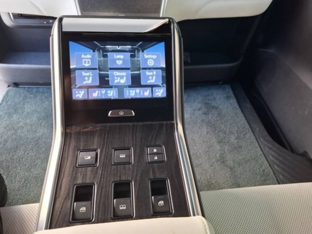 LEXUS凌志 LM300H  第10張相片