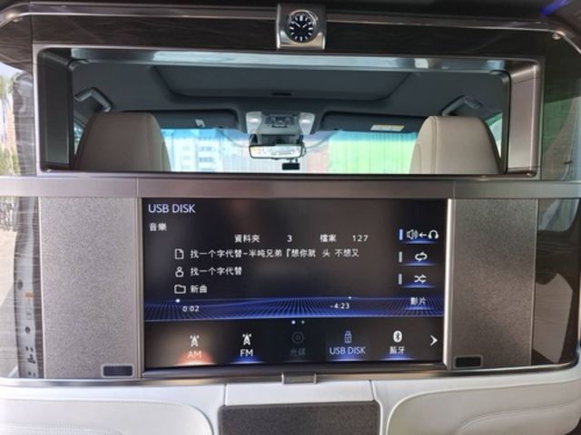 LEXUS凌志 LM300H  第12張相片