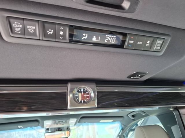 LEXUS凌志 LM300H  第15張相片