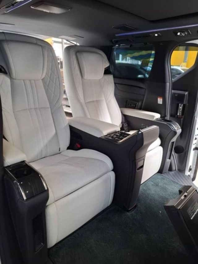 LEXUS凌志 LM300H  第18張相片