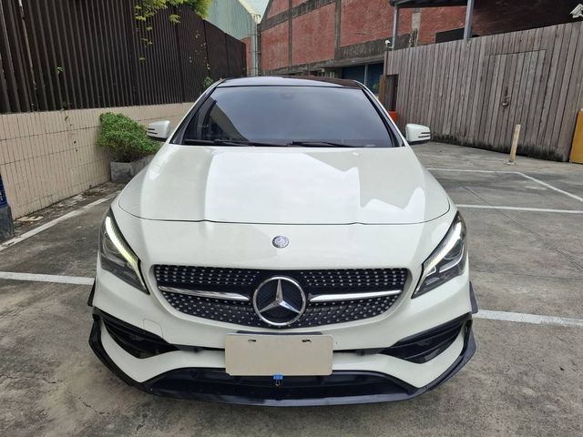 M-BENZ賓士 CLA250  第3張相片