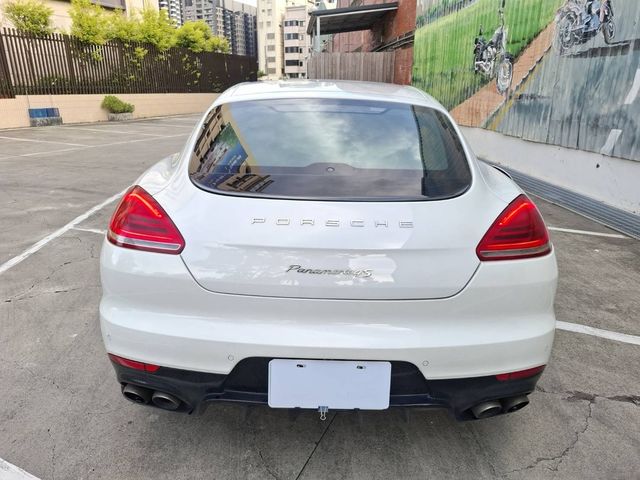 PORSCHE保時捷 PANAMERA  第4張相片