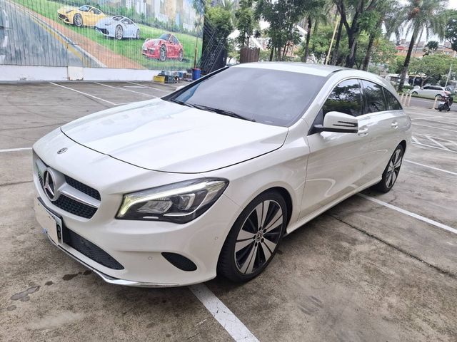 M-BENZ賓士 CLA200  第1張相片