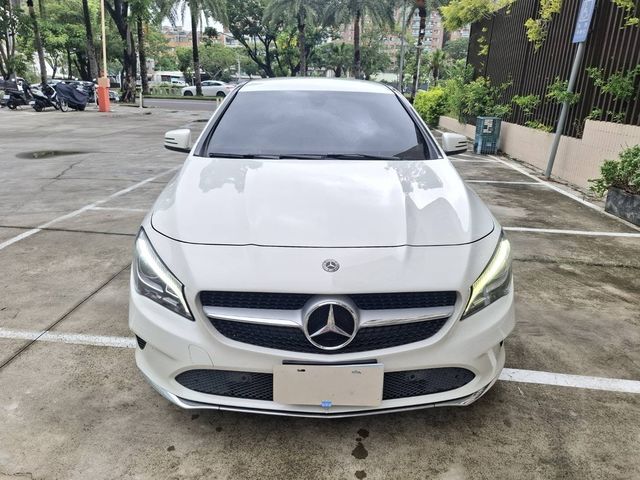 M-BENZ賓士 CLA200  第3張相片