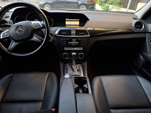M-BENZ賓士 C220  第8張相片