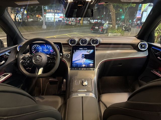 M-BENZ賓士 GLC300  第8張相片