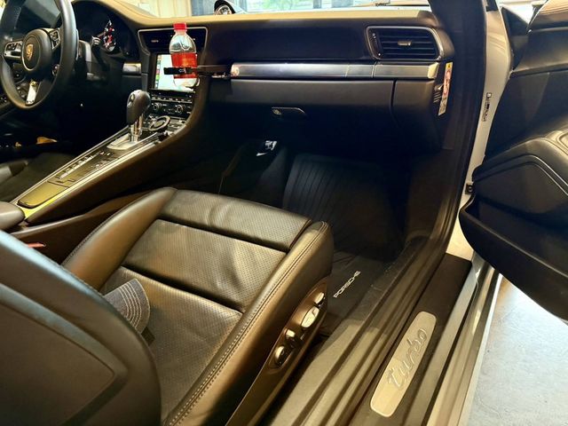 PORSCHE保時捷 911 TURBO  第12張相片