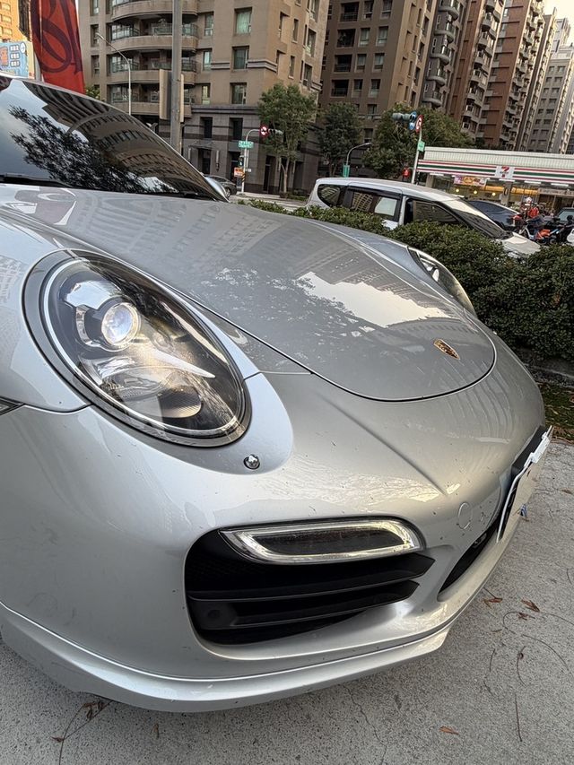 PORSCHE保時捷 911 TURBO  第15張相片