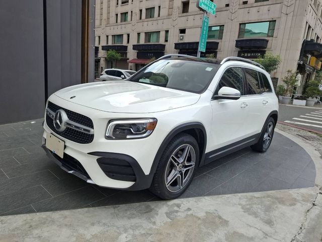 M-BENZ賓士 GLB250  第1張相片