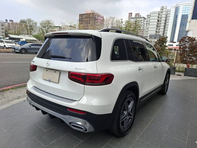 M-BENZ賓士 GLB250  第2張相片