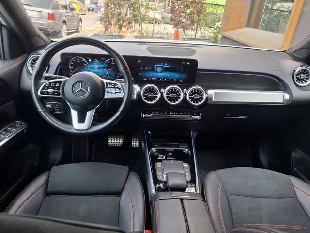 M-BENZ賓士 GLB250  第8張相片