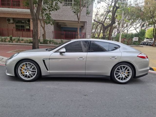 PORSCHE保時捷 PANAMERA  第11張相片