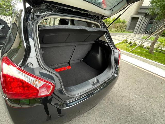 NISSAN日產 TIIDA  第7張相片