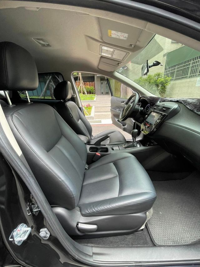 NISSAN日產 TIIDA  第12張相片