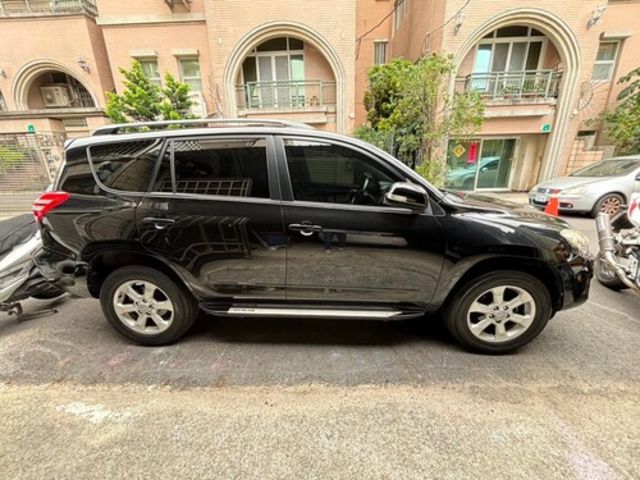 TOYOTA豐田 RAV4  第7張相片