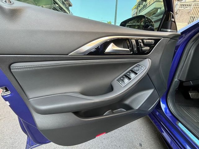 INFINITI無限 Q30  第14張相片