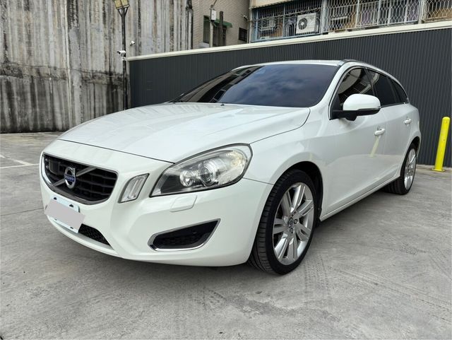 VOLVO富豪 V60  第1張相片