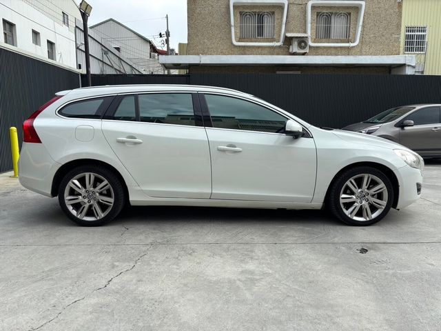 VOLVO富豪 V60  第6張相片